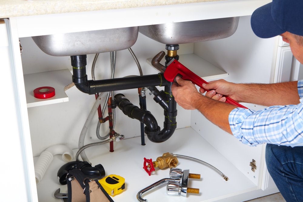 10 Tips for Maintaining Your Plumbing System Year-Round