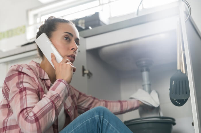 Top Reasons to Call an Emergency Plumber in the Middle of the Night